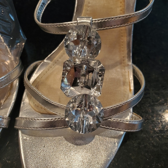 Kenneth Cole Unlisted silver 4 in. Jeweled heels - Picture 2 of 14